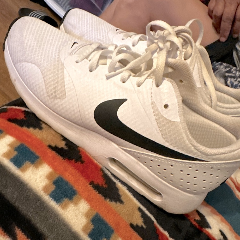 Woman’s Air Max Tavas